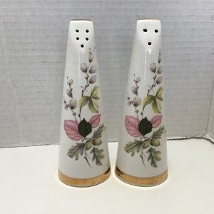 VINTAGE ROYAL STEWART BONE CHINA FLORAL SALT & PEPPER ENGLAND